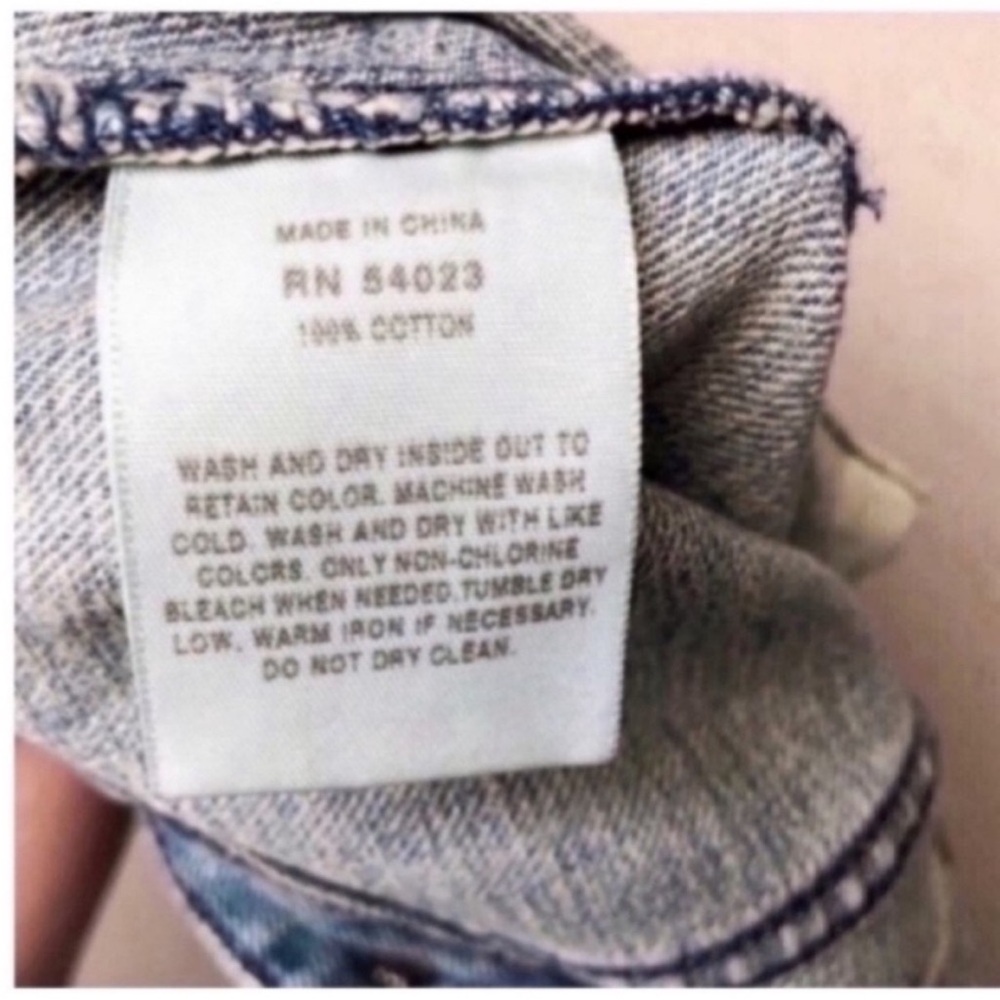 Gap Classic Denim Button Down Vest - image 4